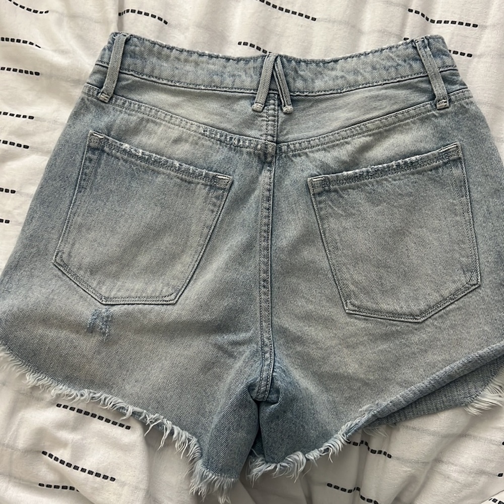 Mid Rise Good American shorts